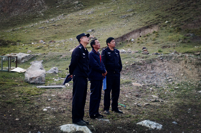 興海縣公安局治安大隊到銅鑫公司例行安全專項檢查